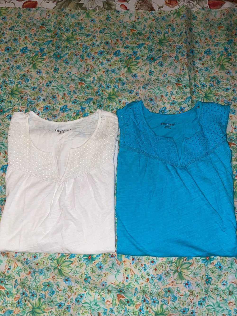2 bleu gray tank tops (XXL)